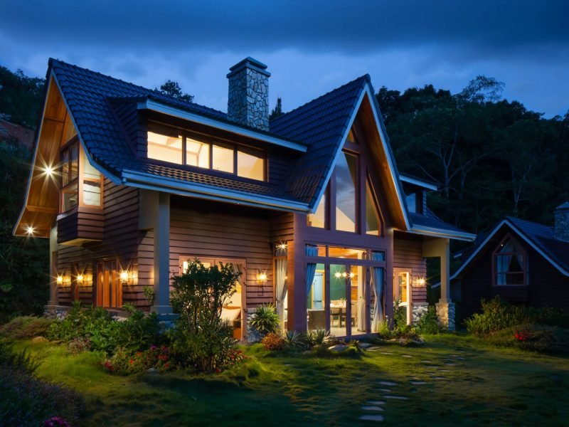 Linden Heights Shingle-Style Manor